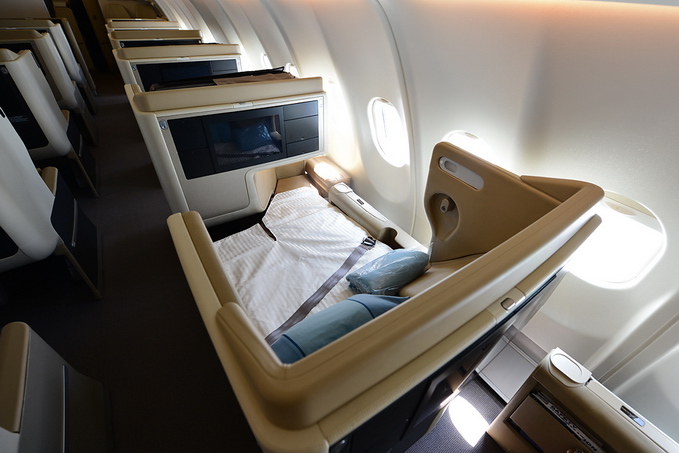Singapore Airlines A340-500 Business Class Flat Bed